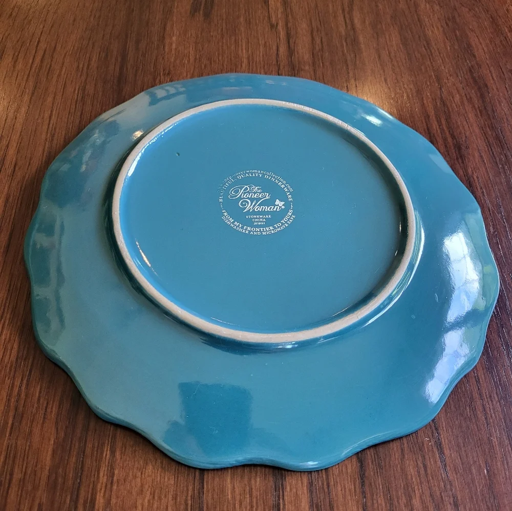 Set of 2 Pioneer Woman Farmhouse Lace Blue Teal Salad Plate Embossed Pattern 8.5
